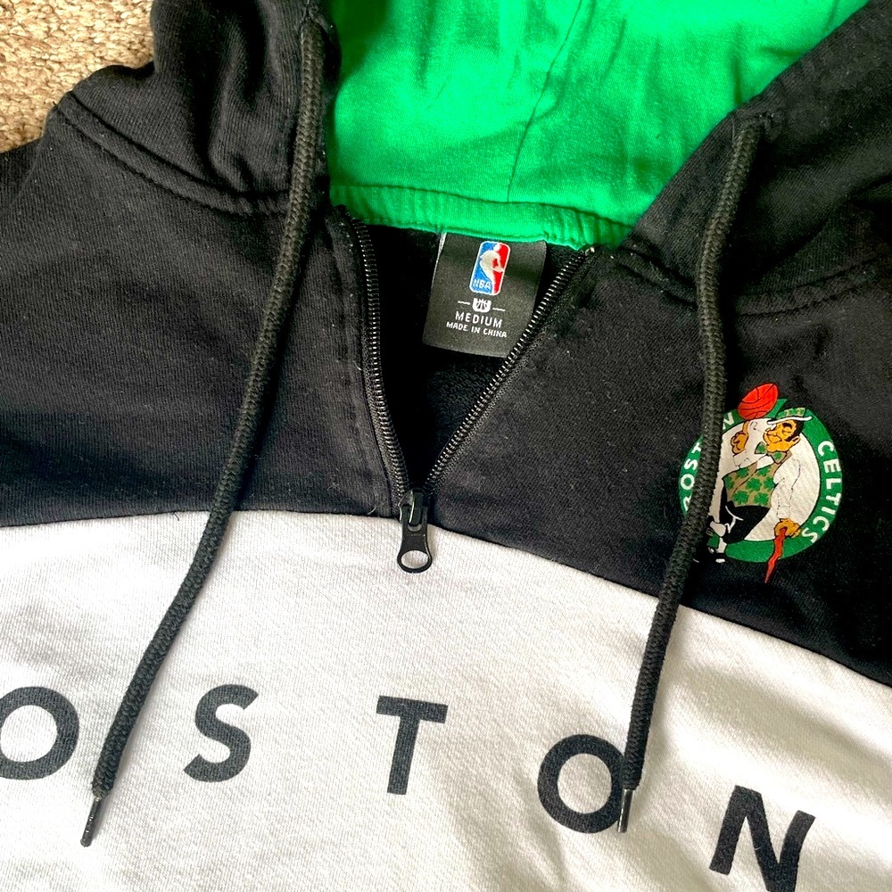 Boston Celtics Cropped Hoodie (Women’s Fit)